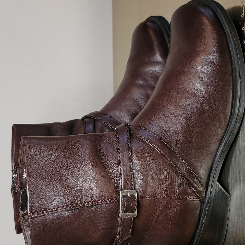 Covington leather boots